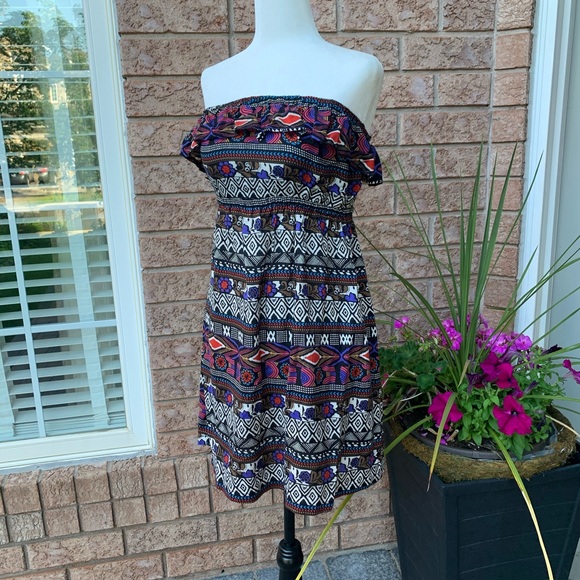 💥$11 — Adorable mini strapless dress 👗 - Picture 4 of 6